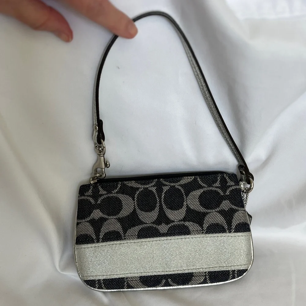 Coach EUC, zippered wristlet, blue & silver denim, clean, interior pkt, - Picture 4 of 13